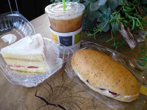 flour + tea 6 - dulce daisy + whole wheat cranberry cream